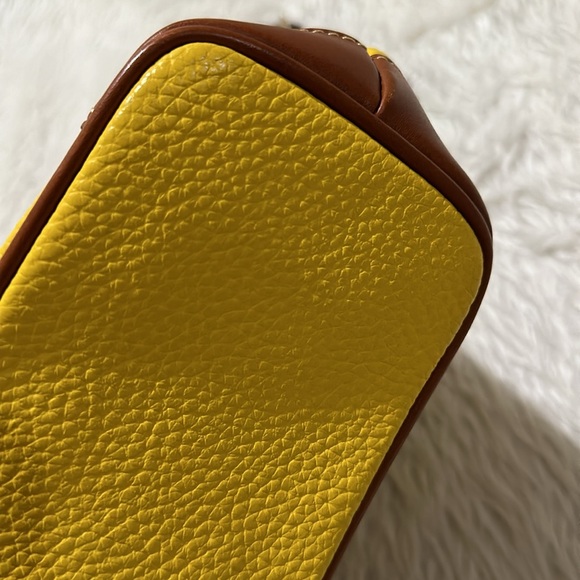 Dooney and bourke yellow leather cross body purse - Picture 4 of 9